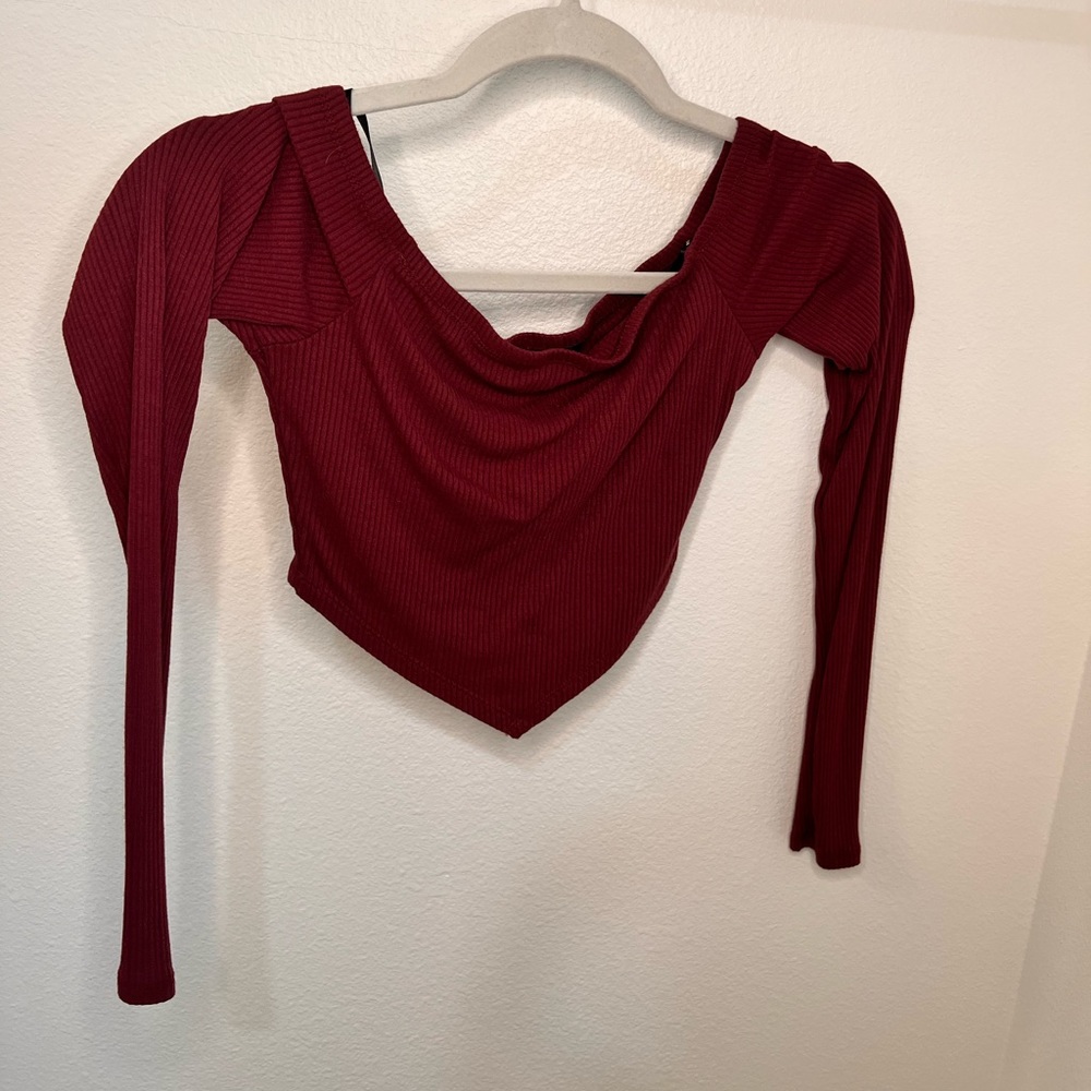 Off the shoulder crop